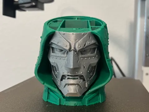 Organizador: Doctor Doom Organizer — referencia de MakerWorld