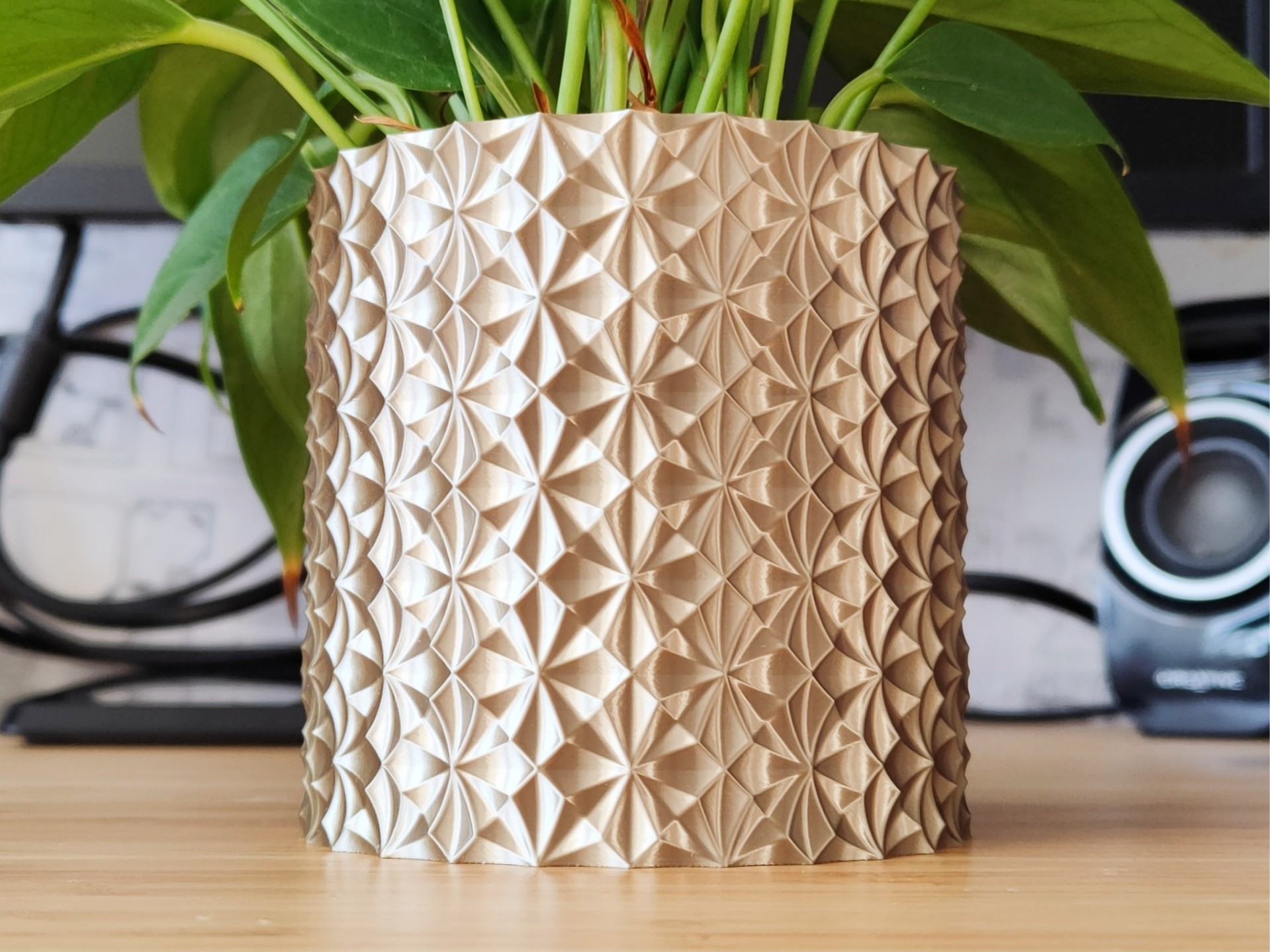 Glamour Firework Plant pot and Planter - Vase mode