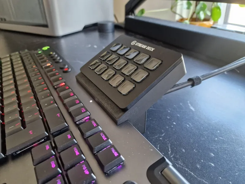 Logitech G815 Stream Deck MK.2 Mount