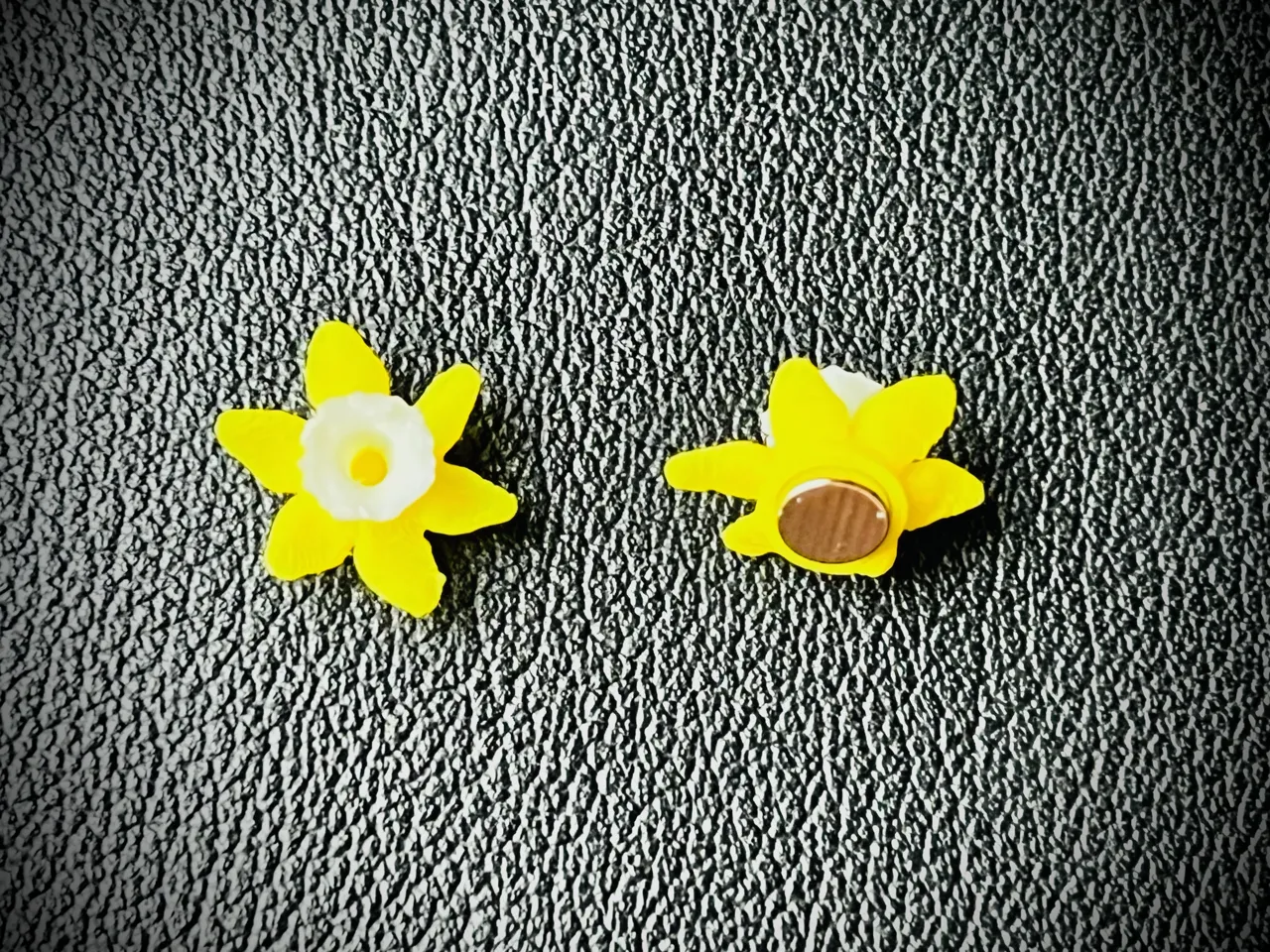 Magnetic Daffodil Earrings view 3