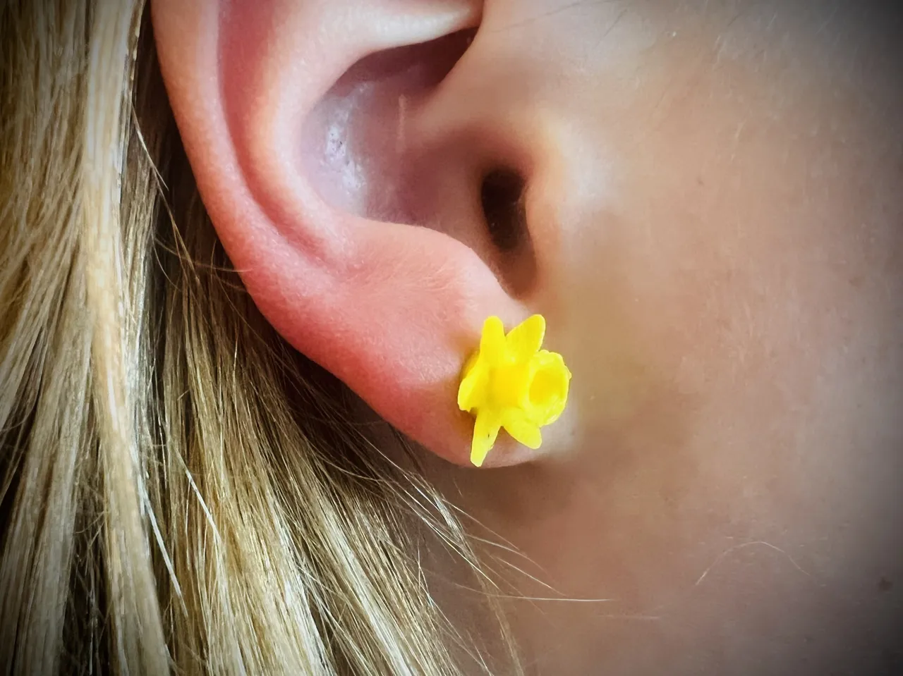 Magnetic Daffodil Earrings view 2