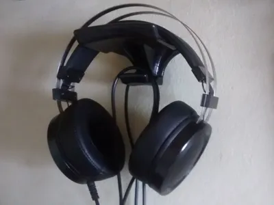 Headphone stand - Soporte para auriculares - 耳机架