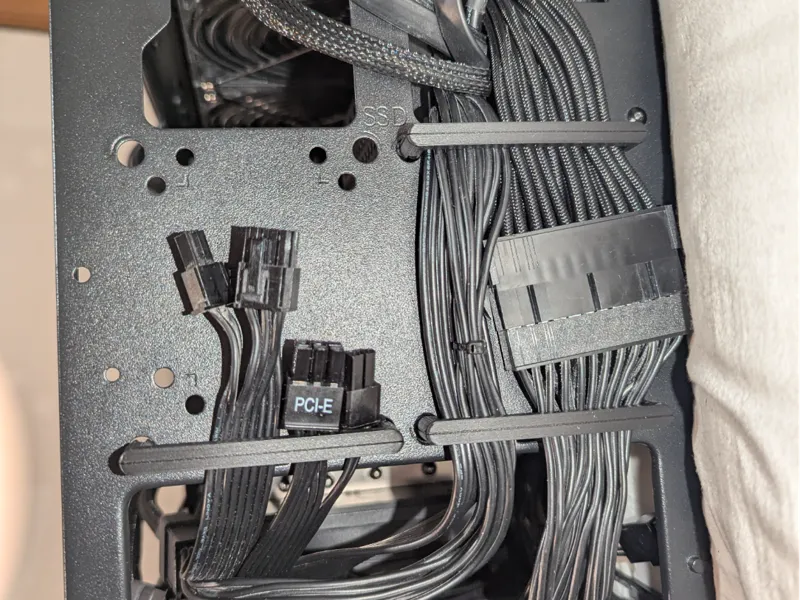 Cooler Master NR200 cable management bracket