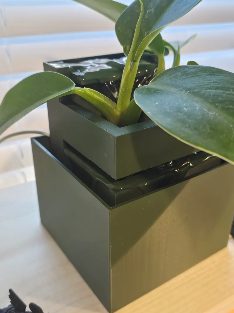 Fountain planter with extra sound