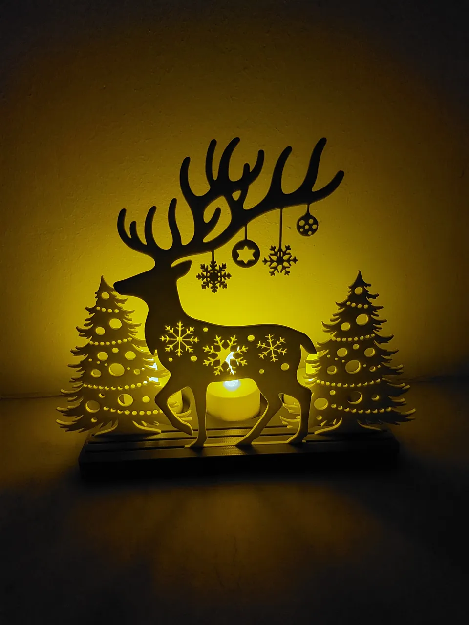 Xmas reindeer christmas tree deco view 2