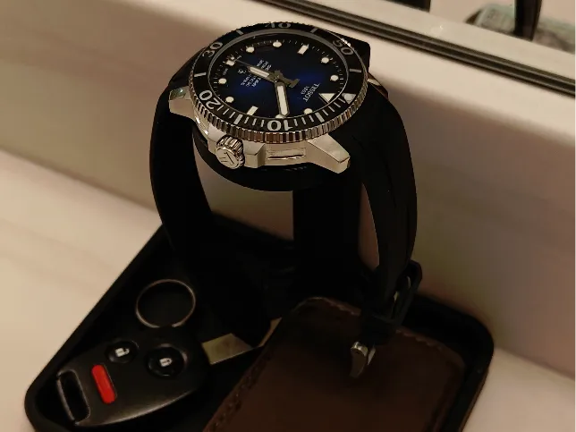 Tissot Seastar Watch holder with storage