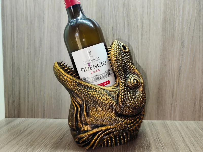 Komodo Dragon Wine Holder – Realistic Lizard
