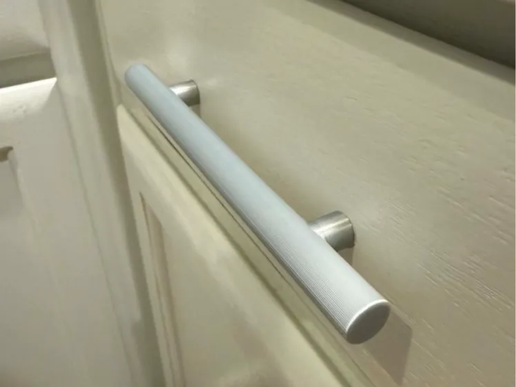 Round drawer handle