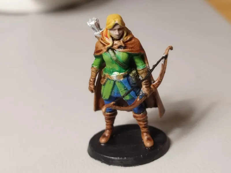 DnD Ranger Human Female 28mm