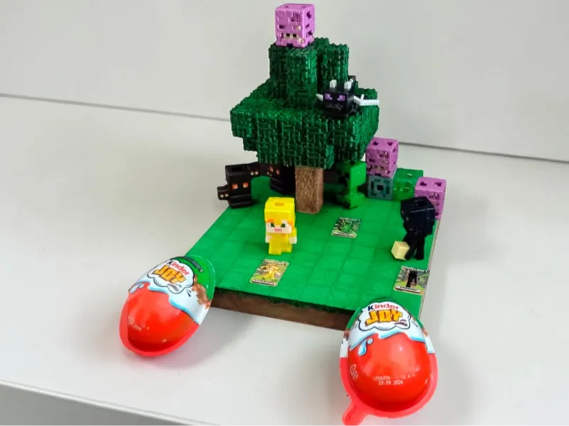 Oak Tree Minecraft for Kinder Joy figures stand
