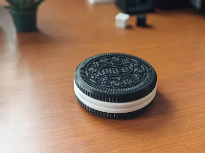 Twist lock Oreo Coaster with stackable filling