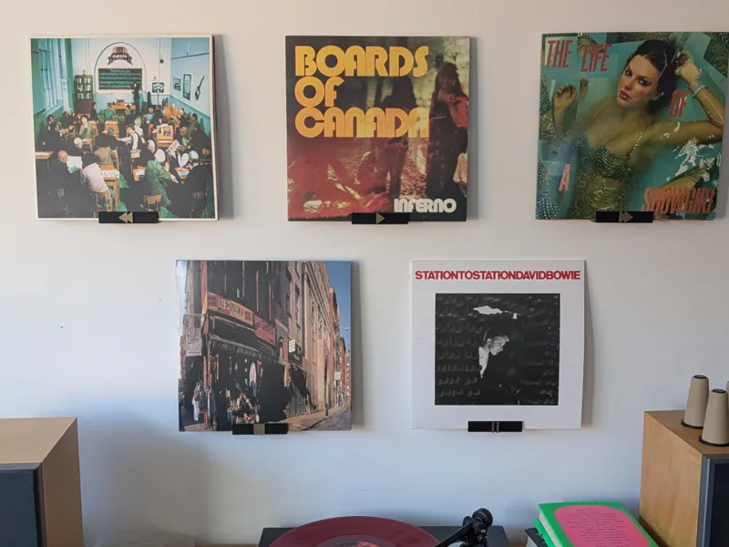 Vinyl Shelf with Decorative Symbols (No Screws)