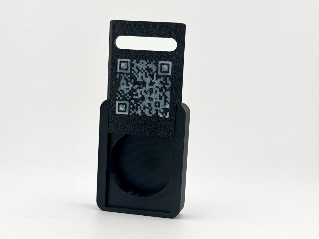 AirTag & Simple Luggage Tag with Dynamic QR Code