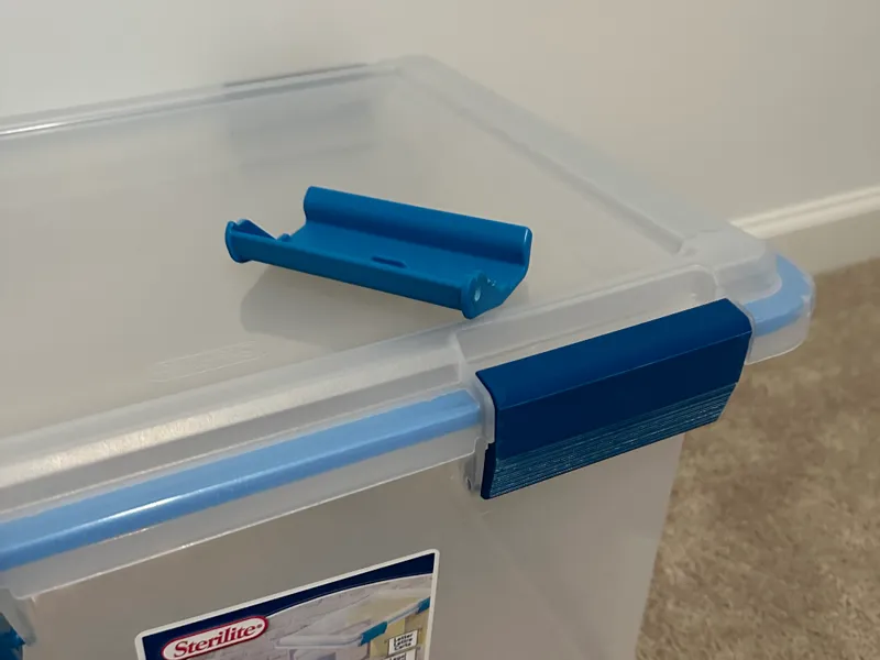 Sterilite Air-Tight Tote Latch