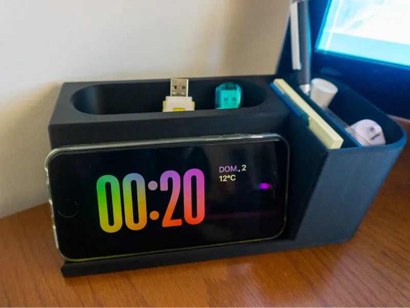 Dock for iPhone SE & Desk Organizer