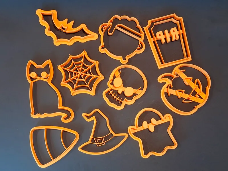 Trick & Treat - The Halloween Cookie Cutter Kit