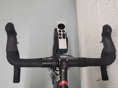 Garmin holder for Apple remote