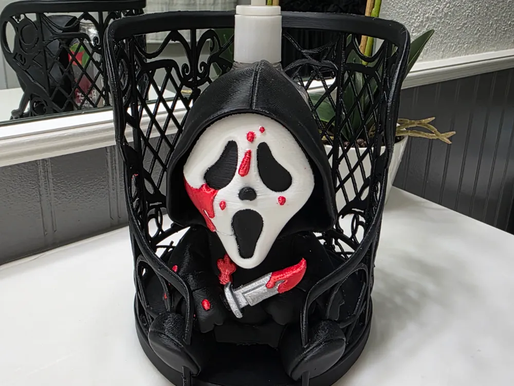 Adorno temático: FULL COLOR Ghostface Scream Bath Body Works Soap. Referencia del modelo original.
