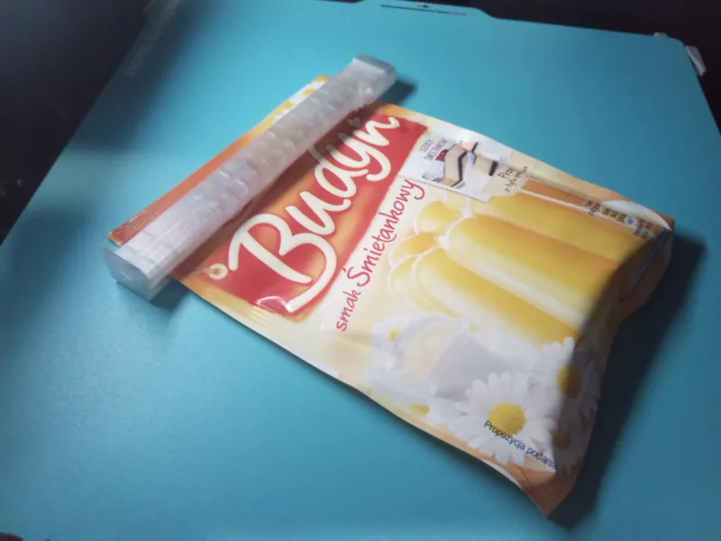 Long clip for seasoning bags with hinge