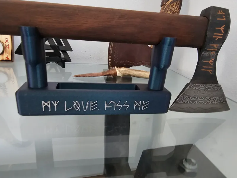 Axe Stand V2