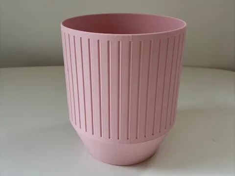Planter | hidden drip tray | lines