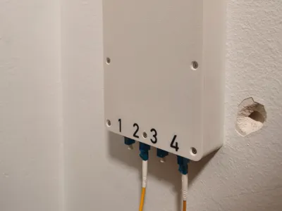 Fiber termination box (4 LC/UPC simplex)