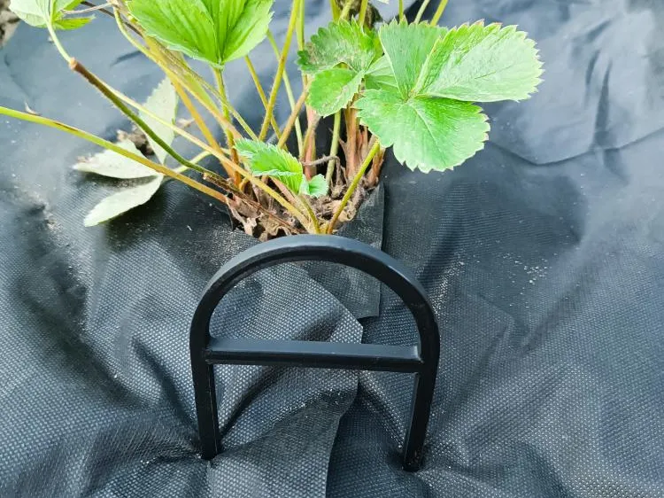 Garden nonwoven fabric holder