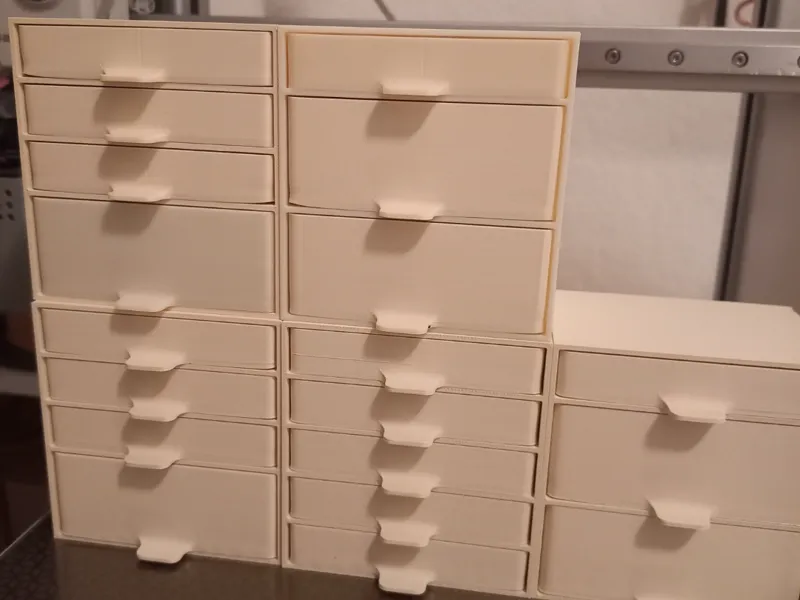 Dresser for small parts