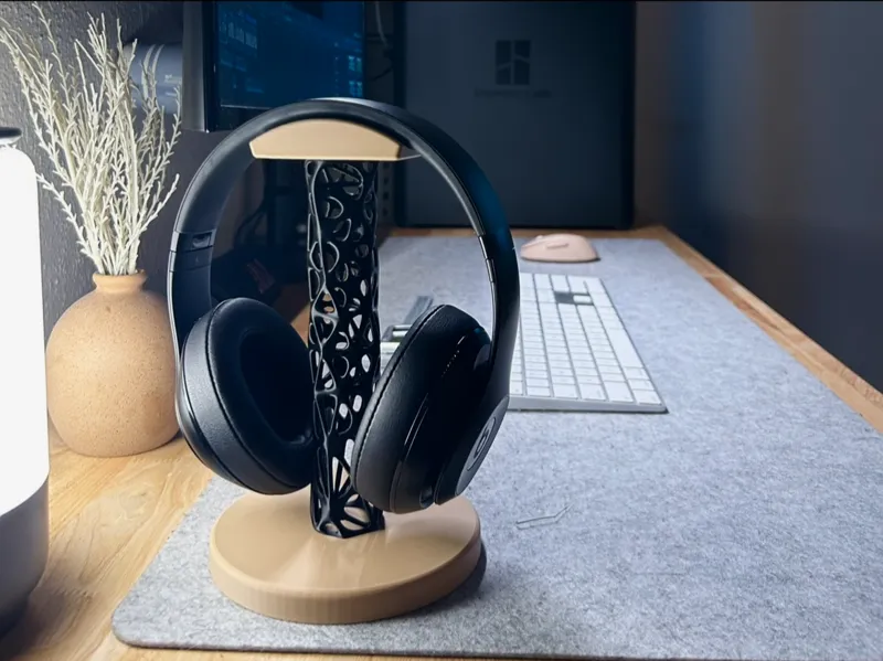 Minimalist Headphone Stand
