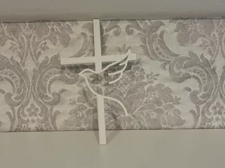 Kreuz mit Friedenstaube