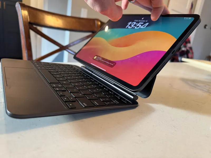 iPad M4 Magic case Wobble fix for the"Fatal Flaw" 
