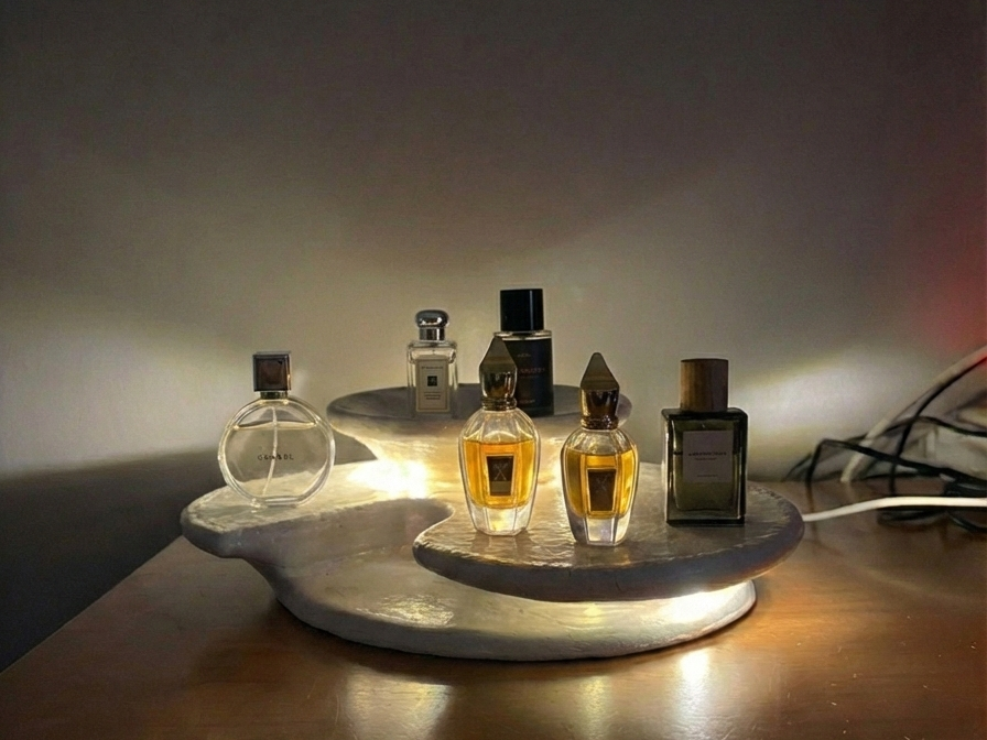 Luminous Perfume Display Elegant Organic Organizer