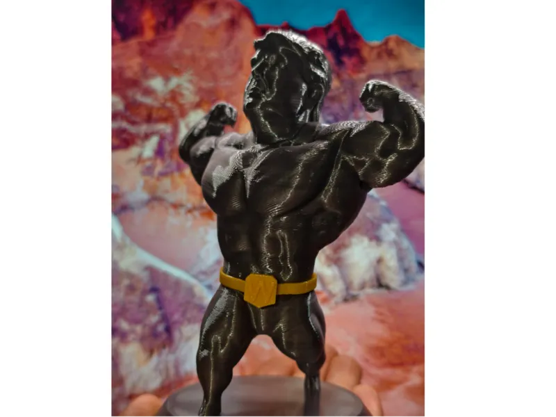 特朗普健身雕塑和他的金腰带Fitness Trump Sculpture & GOLD BELT