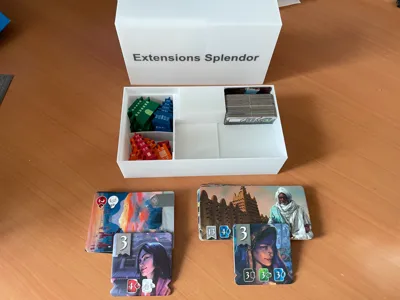 Travel case for Splendor game expansions