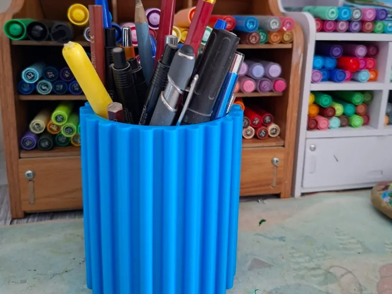 Modern Ribbed Organizer cup