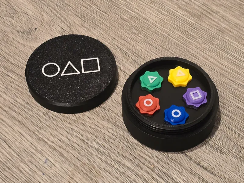 Squid Game 2 - Gonggi Including container box