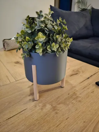 Flower pot wooden legs