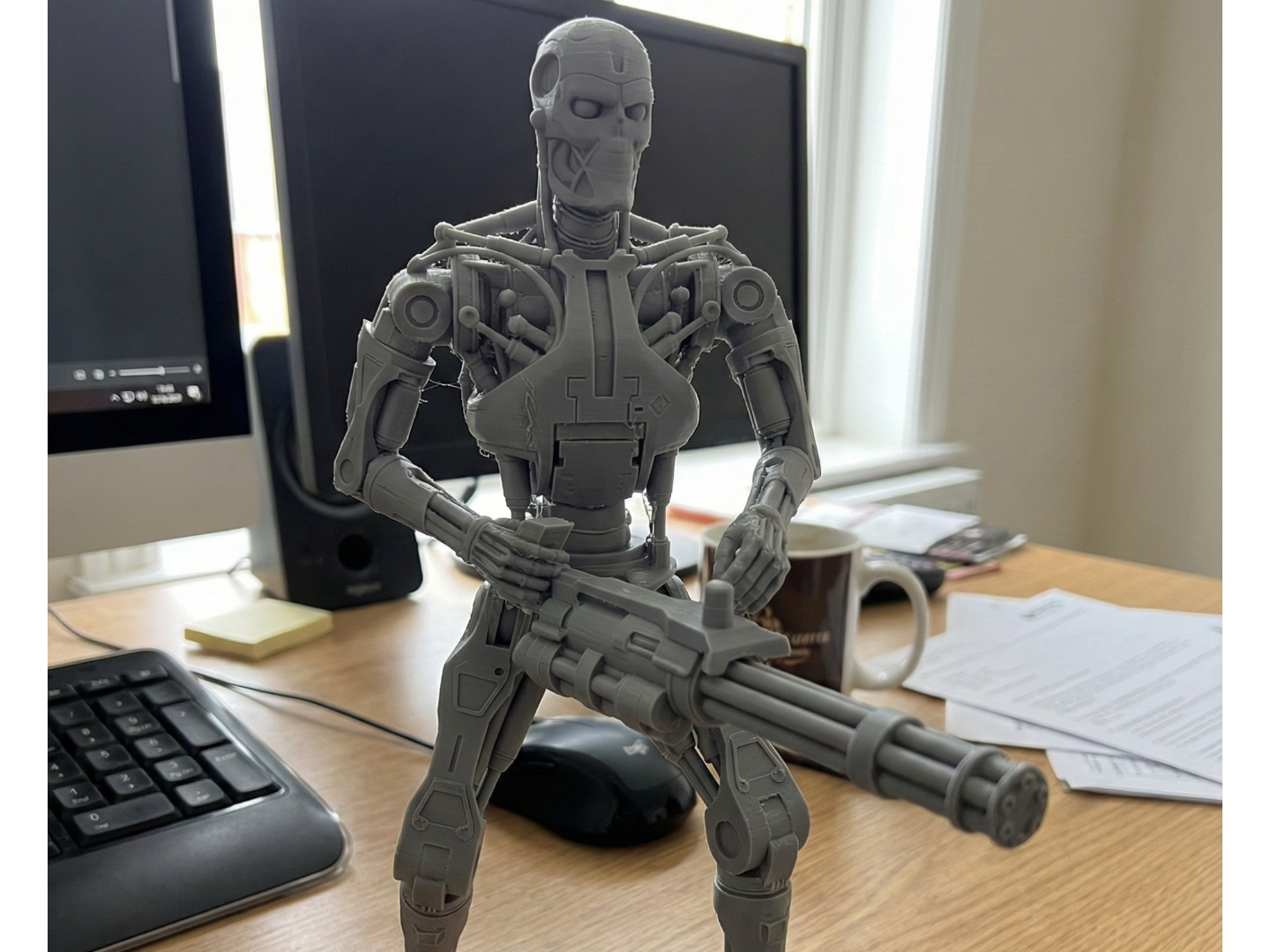 Terminator | T-800 con Minigun -  | Arnold