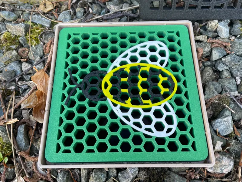 Bee Design Drain / gutter / gully trap grill