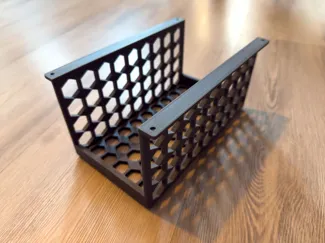 Undertable basket