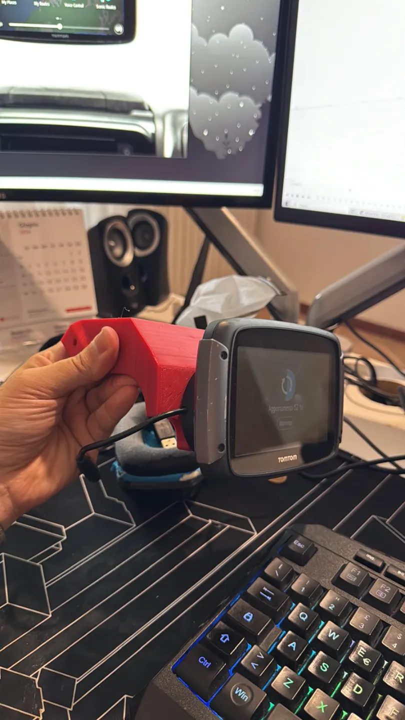 TomTom holder for Yamaha Tracer 9 GT - Free 3D Print Model - MakerWorld