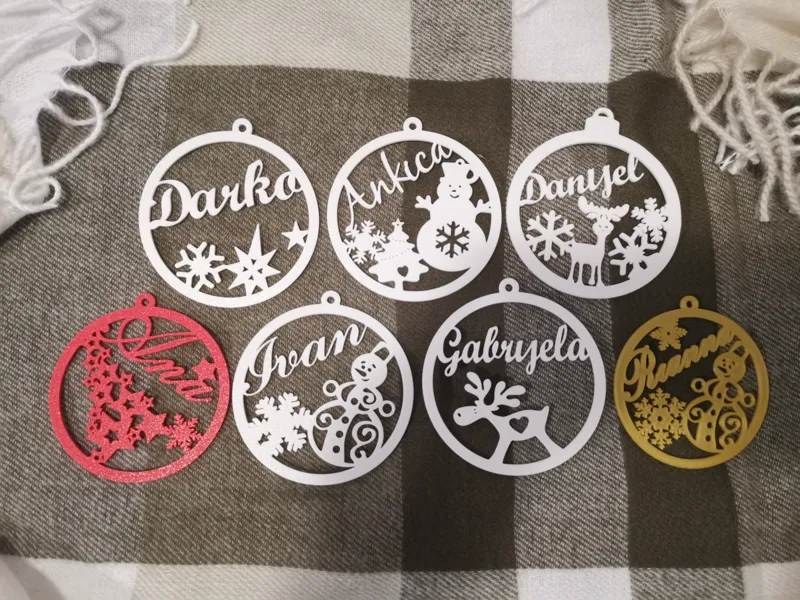 Christmas 7 Customisable Ball (Your name) Tag