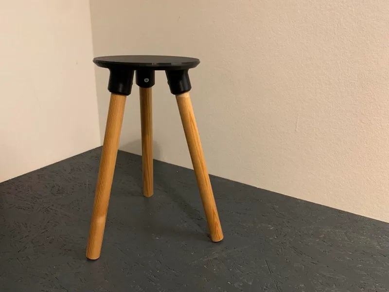 Universal Platform for a Stool