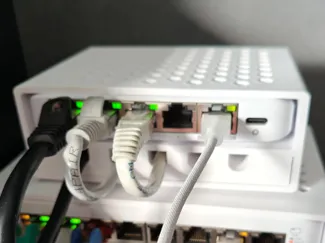 USW Flex Mini 2.5G 5p enclosure