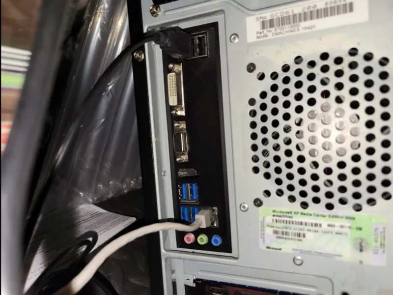 Asrock B450m-HDV R4.0 I/O Shield