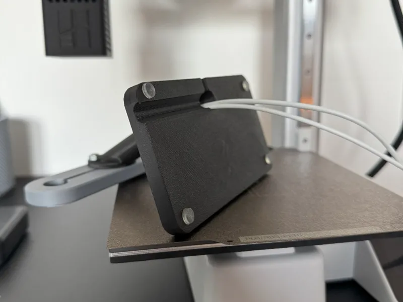 Side Cable Management Magsafe Charger iPhone Pro