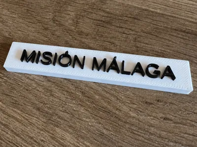 Personalizable letter plate