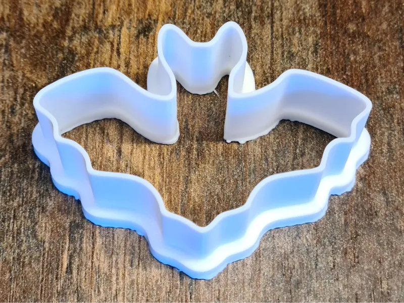 Halloween: bat cookie cutter