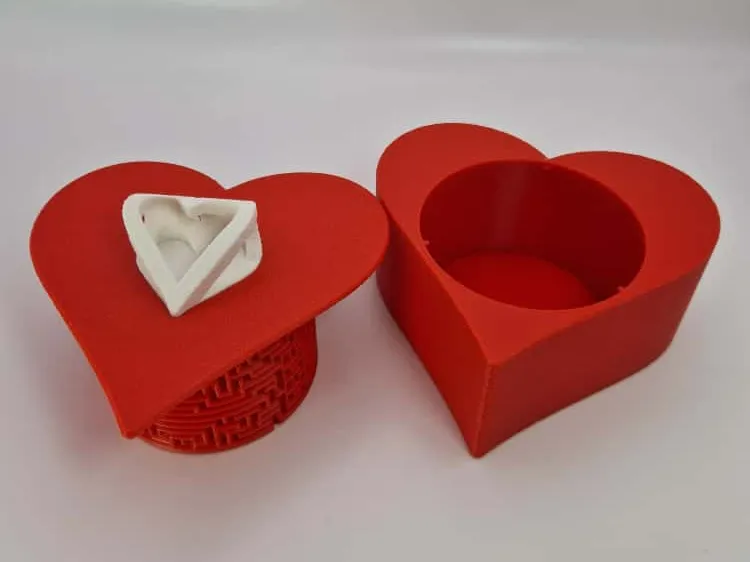 Heart Maze Gift Box – Enhanced & Romantic
