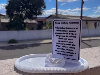 Mesa p/ Oração com Nossa Senhora